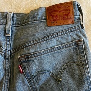 LEVI’S 501® size 28; SKINNY WOMEN'S JEANS, Button fly; Blue Denim light wash